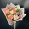 Букет цветов Зефирное утро Букет цветов из: Розы, Гвоздики и Лизиантусы